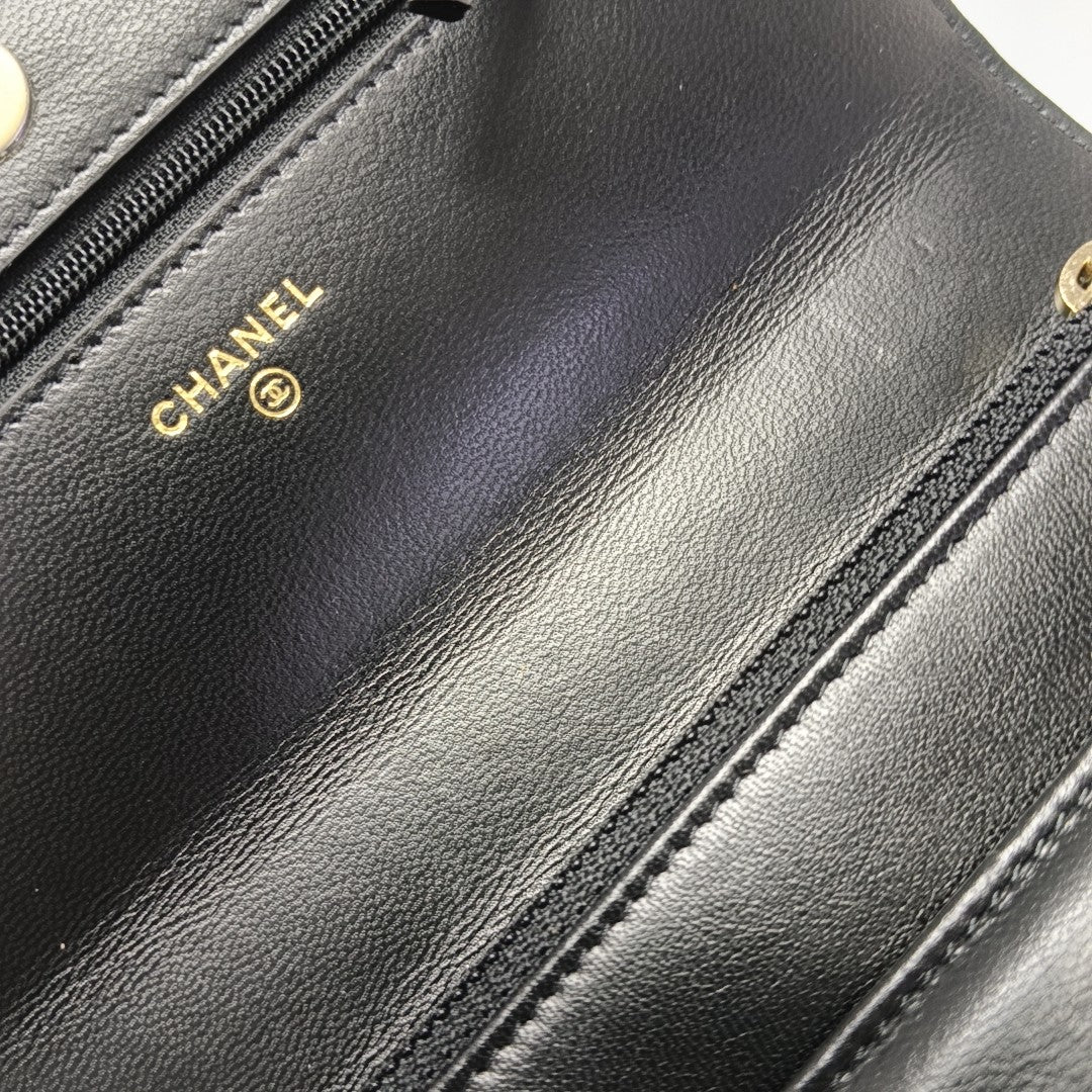 CHANEL 19 WOC Quilted Lambskin Black
