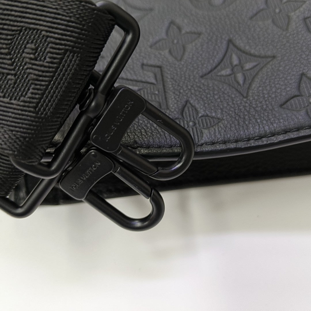 TRIANGLE Monogram Calfskin Black