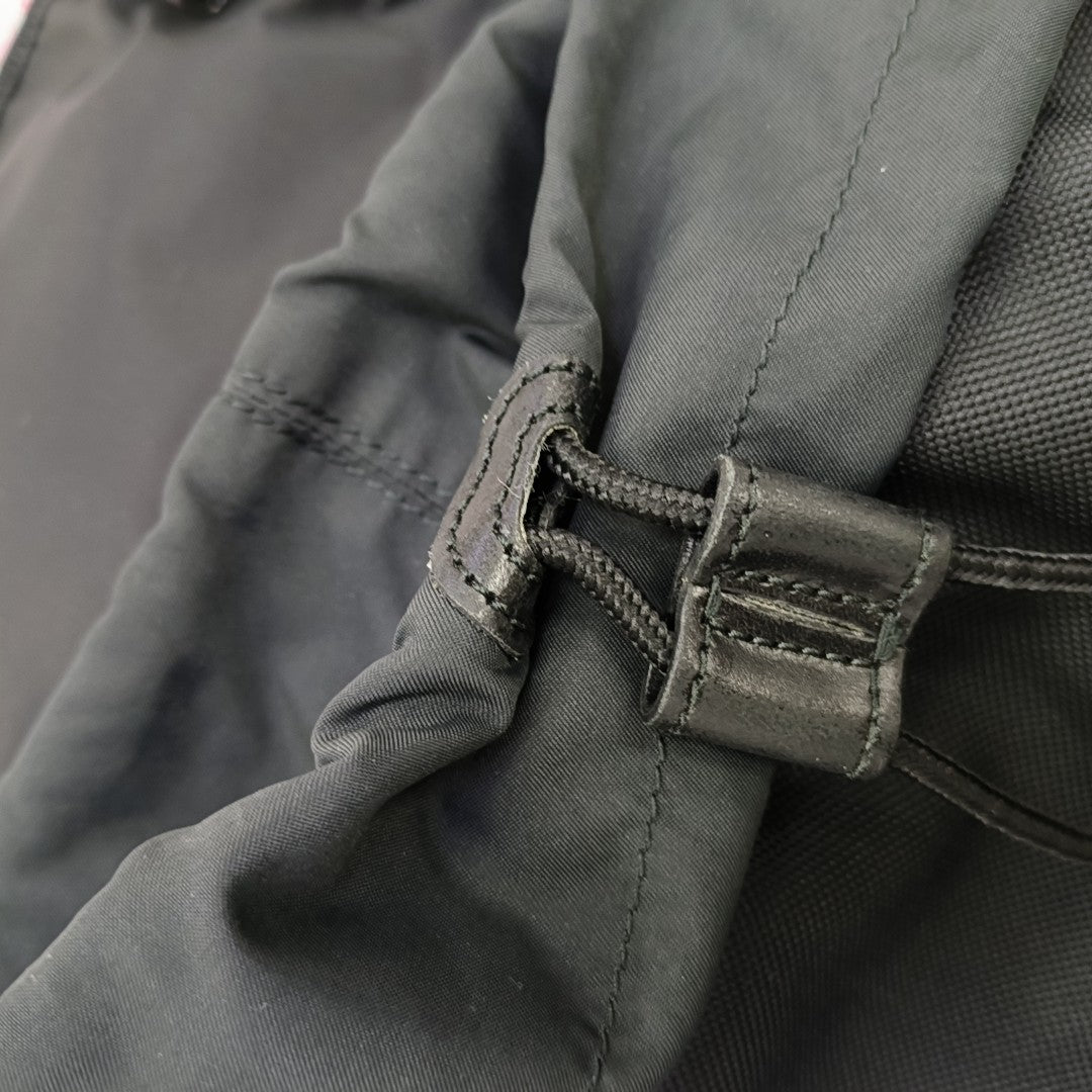 Techpack Canvas Black