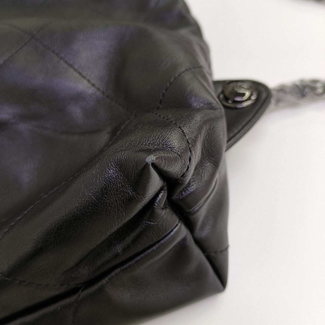 CHANEL 22 Small Quilted Calfskin Black