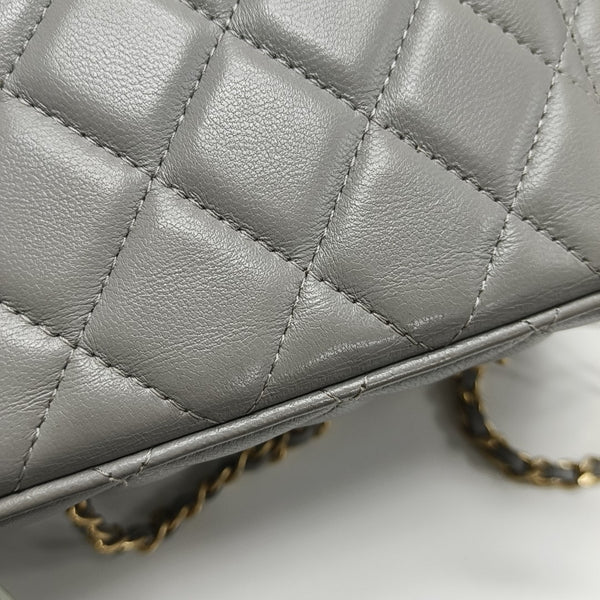 VANITY CASE Small Quilted Lambskin Gray