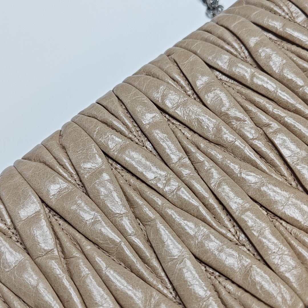 Miu Délice Quilted Lambskin Beige