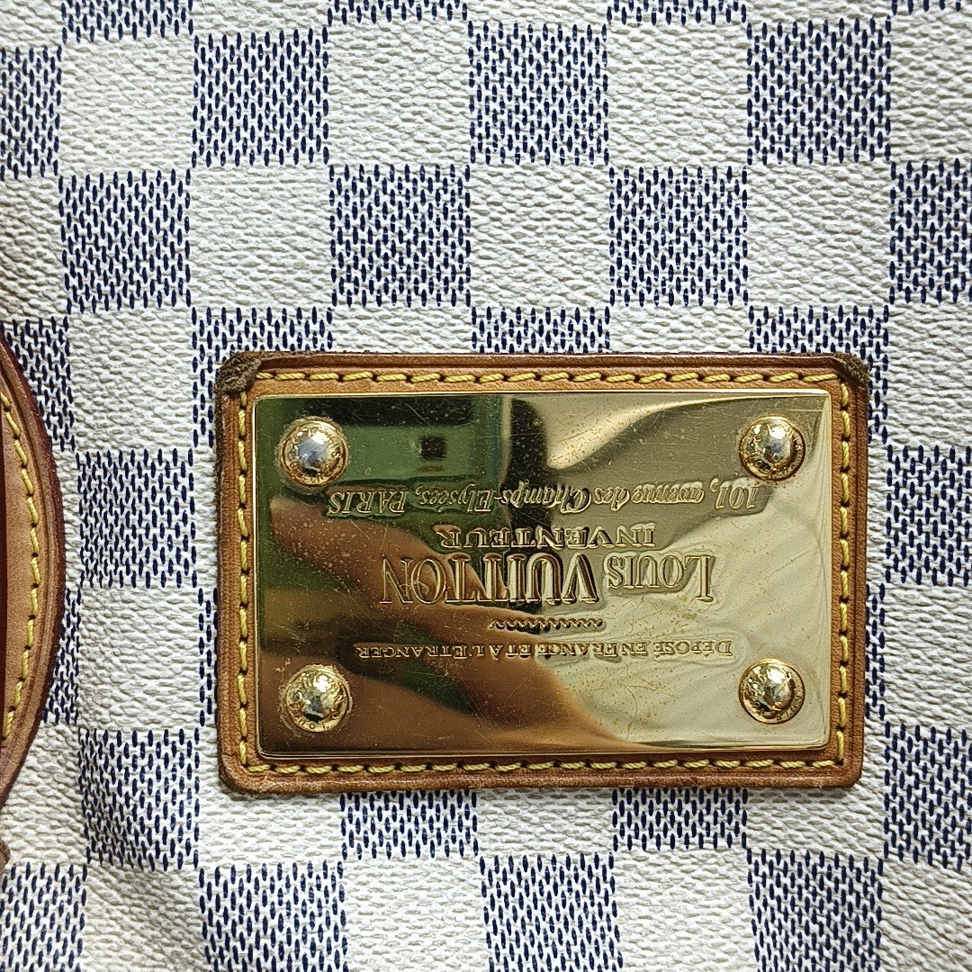 HAMPSTEAD MM Damier Azur Coated Canvas White