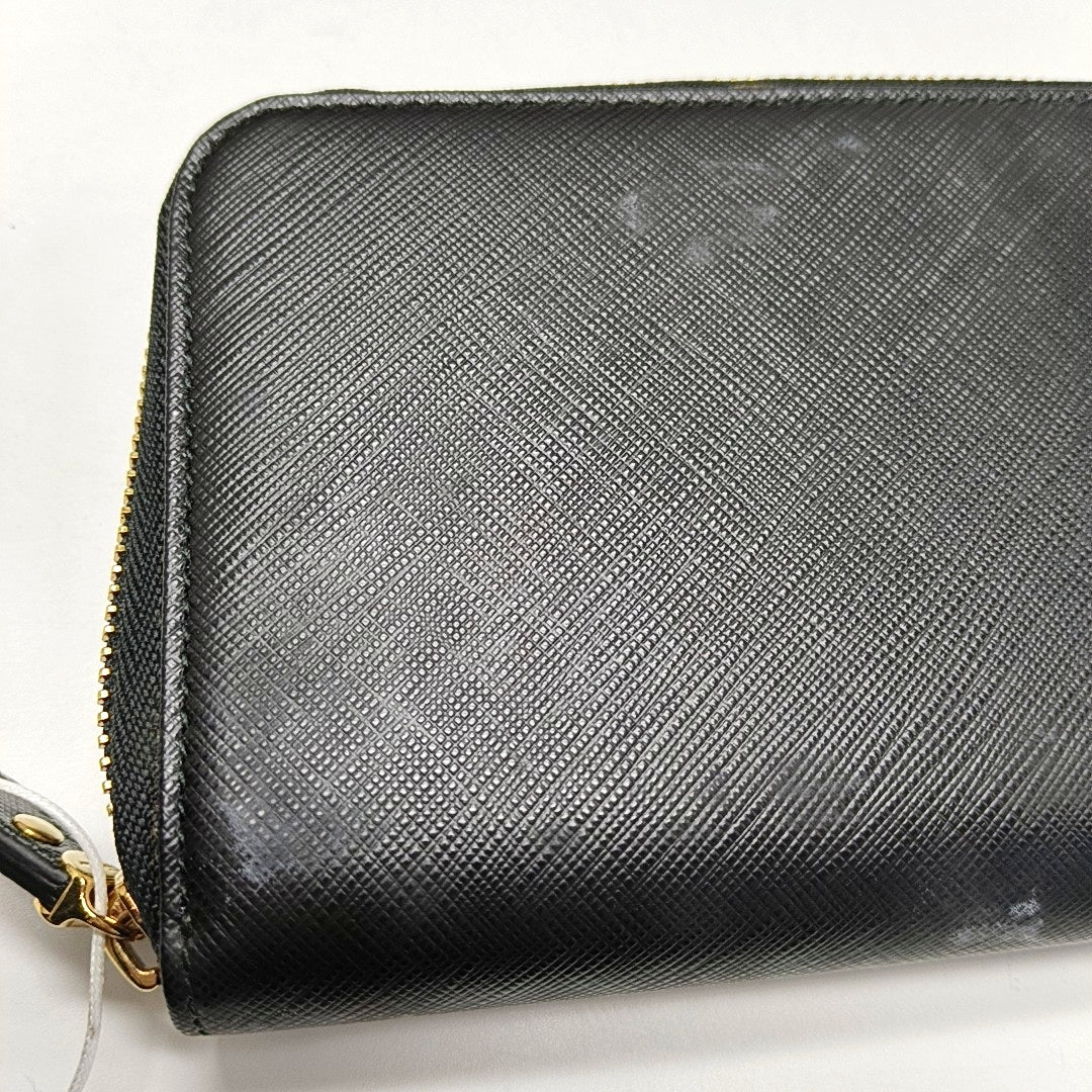 Authenticated pre-owned  Gancini Calfskin Black Wallet - Wallet at Looply