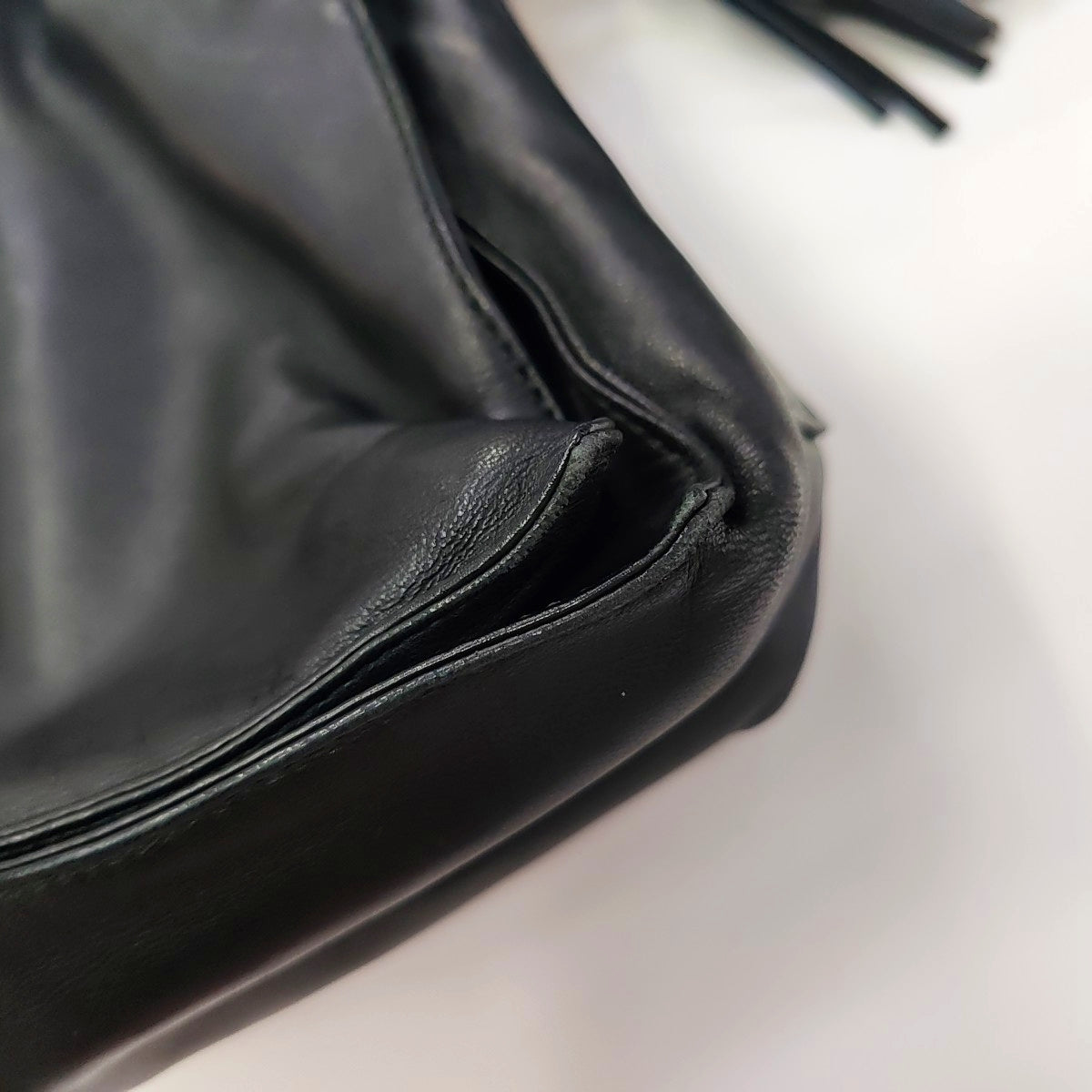 Authenticated pre-owned  Flamenco Lambskin Black - Shoulder Bag at Looply