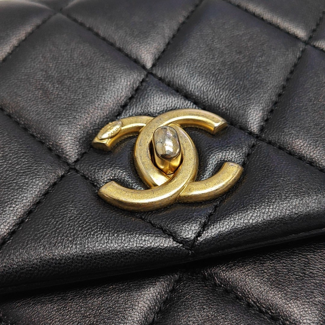 Quilted Lambskin Shoulder Bag Black
