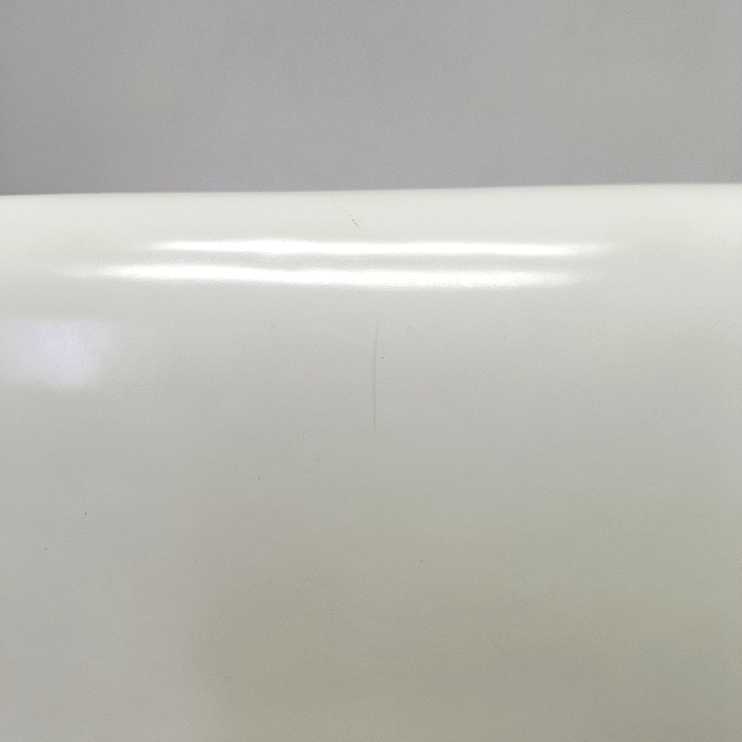 Authenticated pre-owned  CLASSIC BOX Medium Calfskin White - Shoulder Bag at Looply