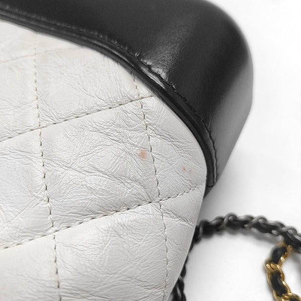 Authenticated pre-owned  GABRIELLE Small Chevron, Quilted Calfskin White - Shoulder Bag at Looply