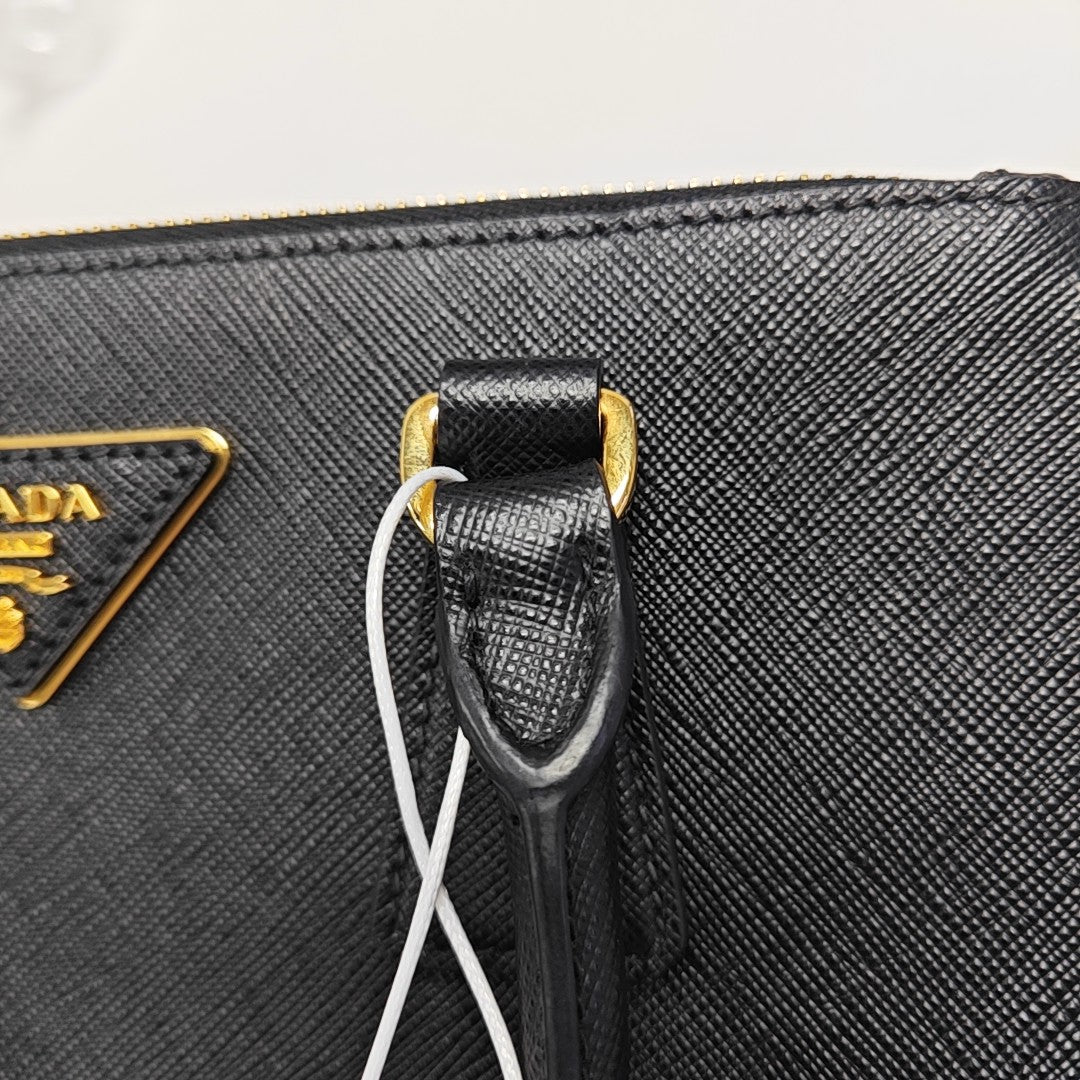 Saffiano Calfskin Shoulder Bag Black