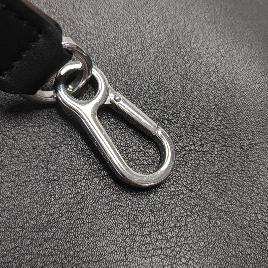 Amazona Calfskin Black