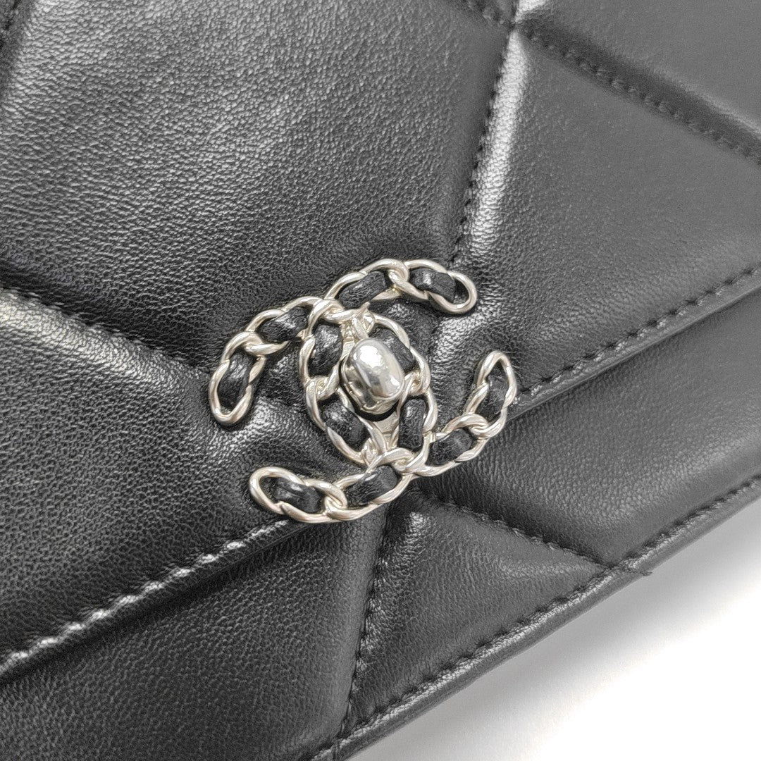 CHANEL 19 Small Quilted Lambskin Black