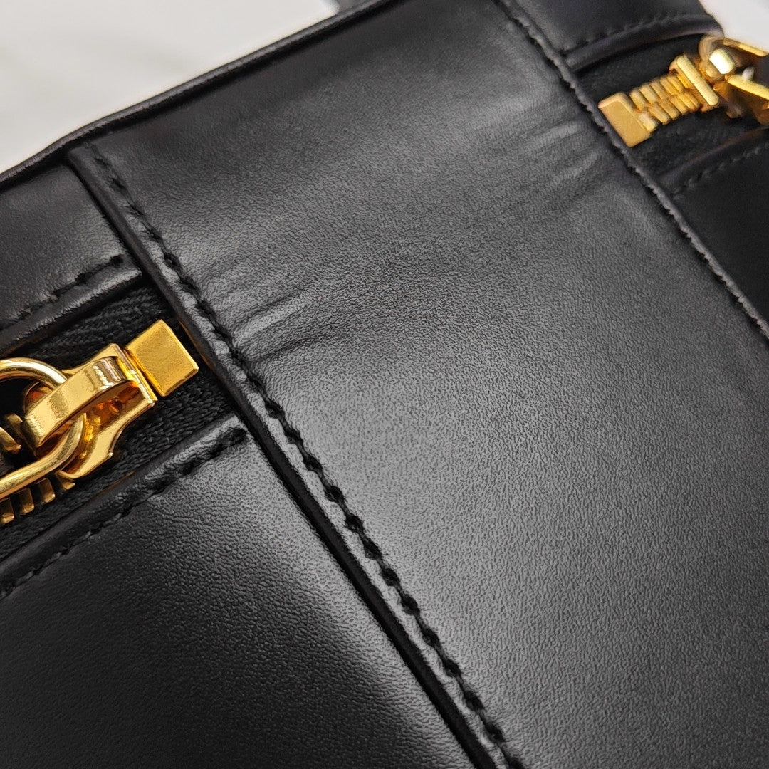 Travel Vanity Small Calfskin Black