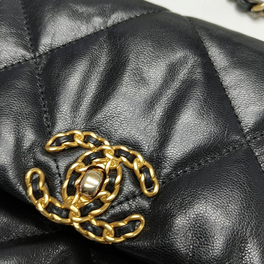 CHANEL 19 Small Quilted Lambskin Black