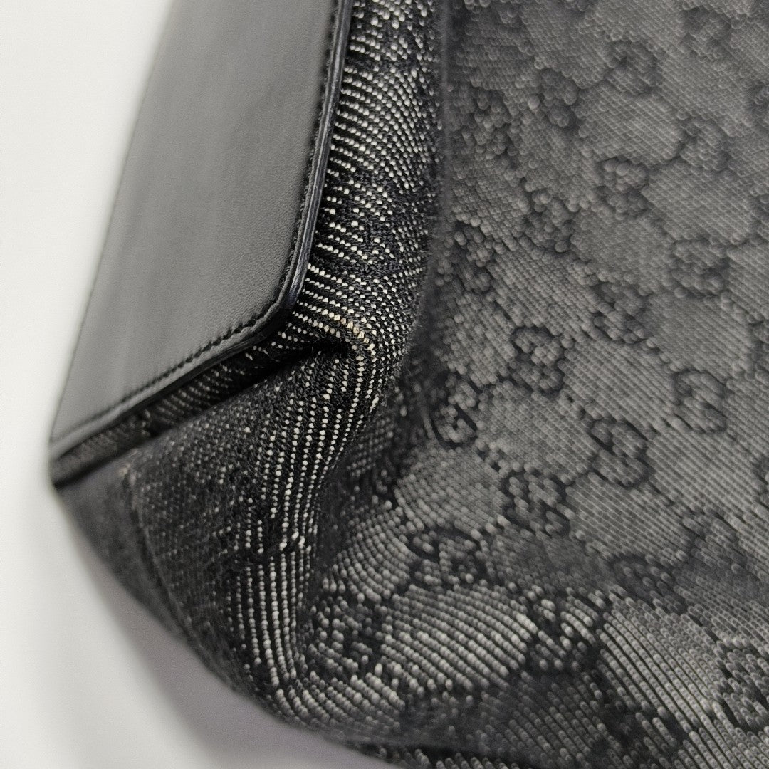 Monogram Canvas Black