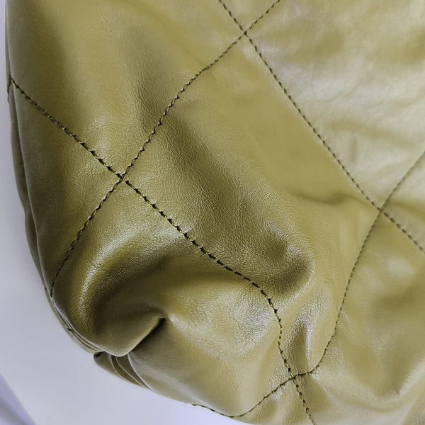 CHANEL 22 Small Quilted Calfskin Green