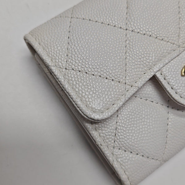 CLASSIC FLAP Quilted Grained Calfskin White Card Holder