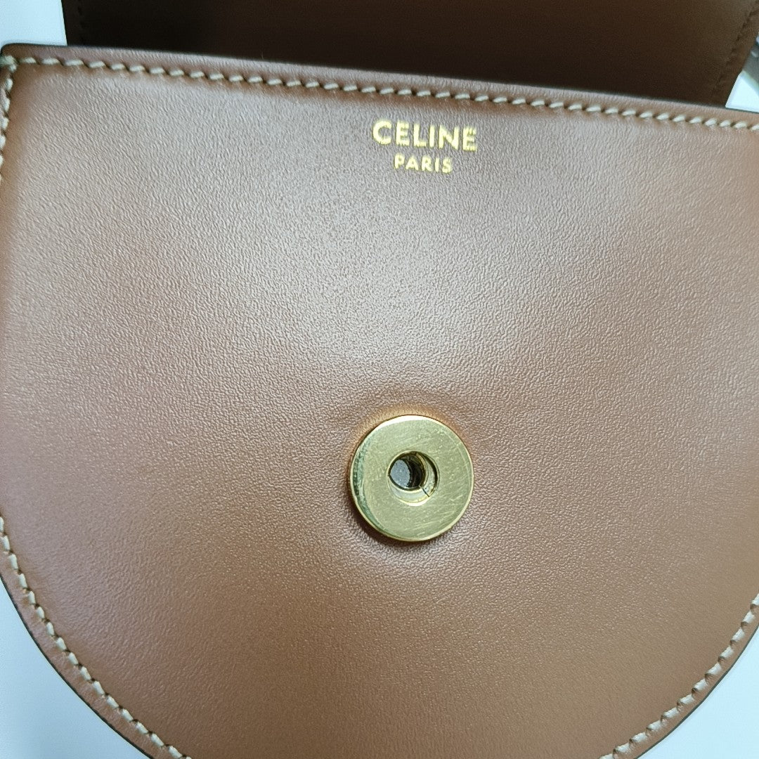 Authenticated pre-owned  FOLCO CUIR TRIOMPHE Calfskin Brown - Shoulder Bag at Looply
