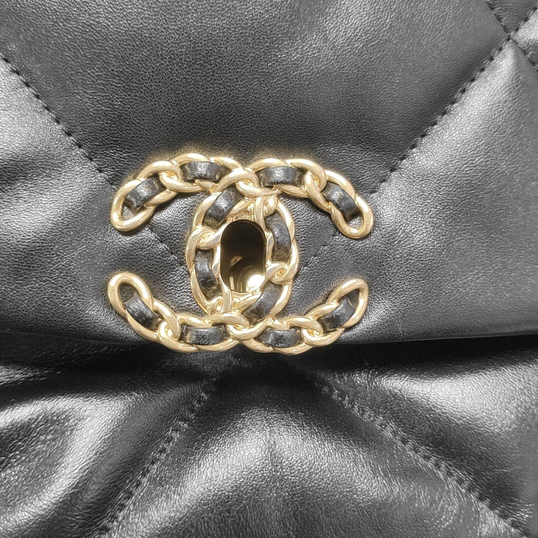 CHANEL 19 Small Quilted Lambskin Black