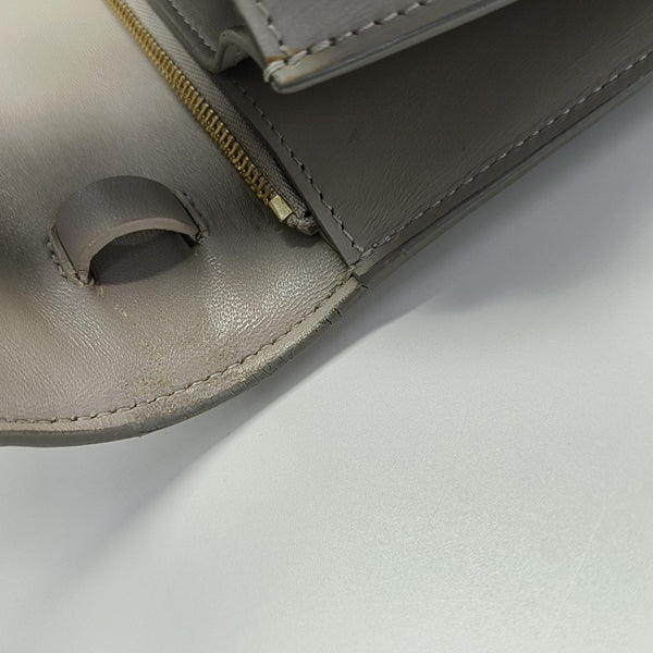 CLASSIC BOX Medium Calfskin Gray