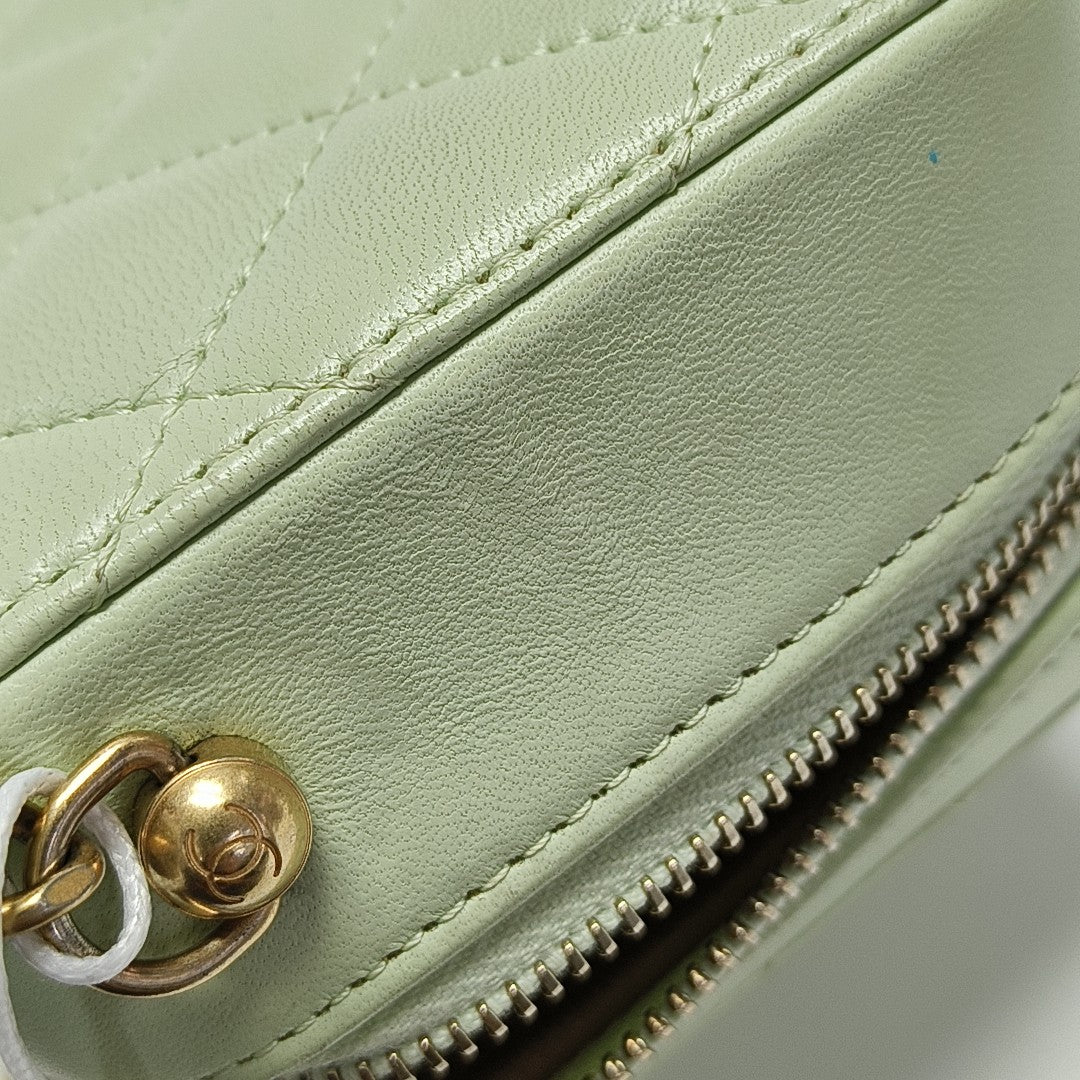 SURPIQUE Quilted Lambskin Green