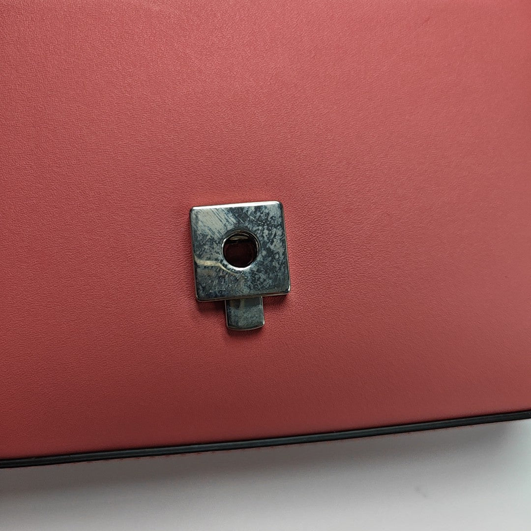 Authenticated pre-owned  GG Marmont Mini Calfskin Red - Shoulder Bag at Looply
