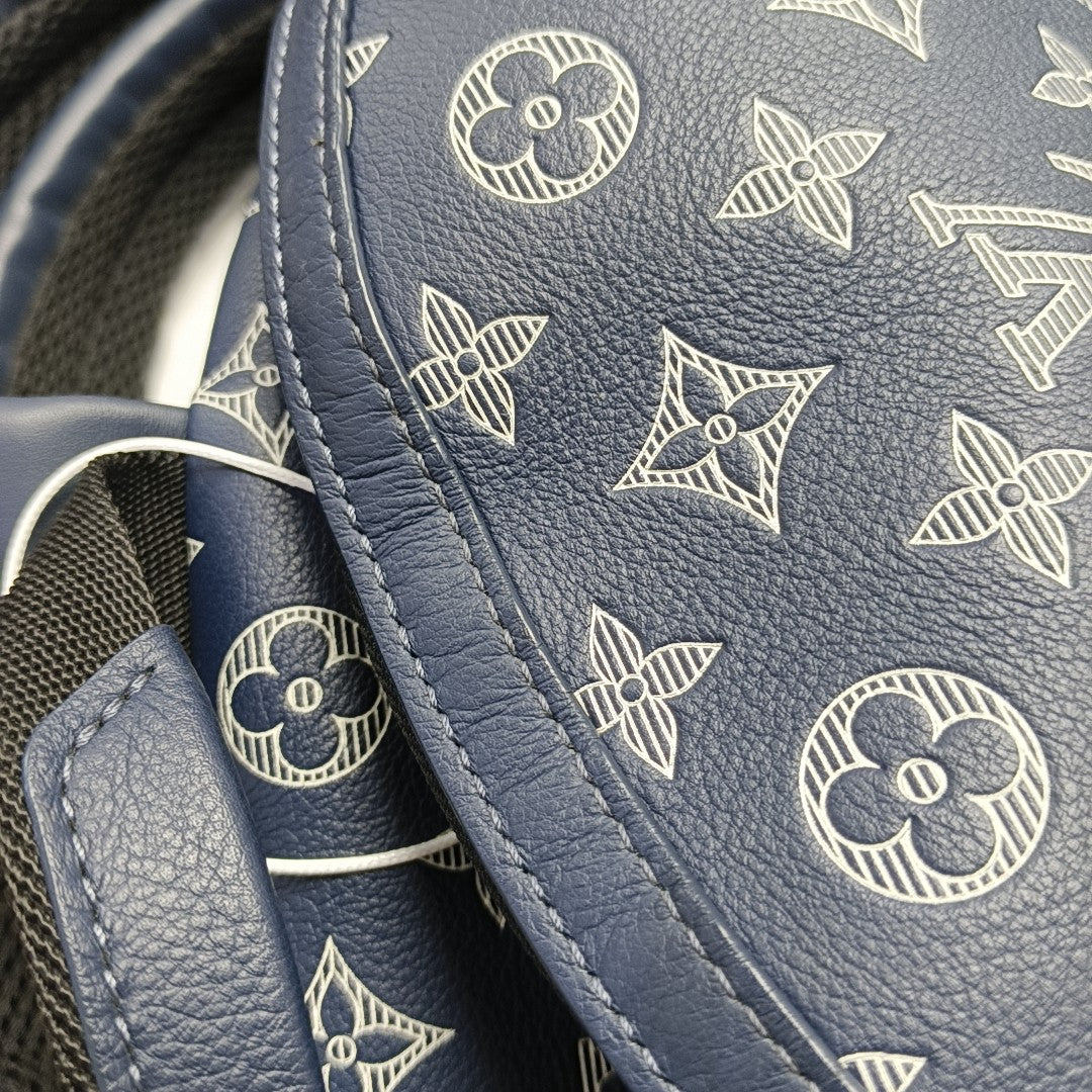 DISCOVERY Monogram Calfskin Blue