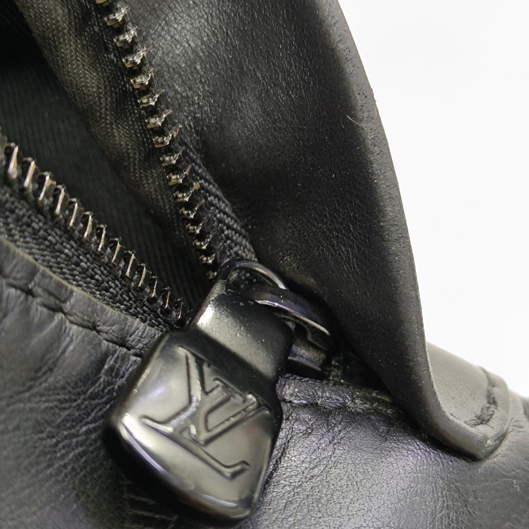 DISCOVERY PM Monogram Calfskin Black