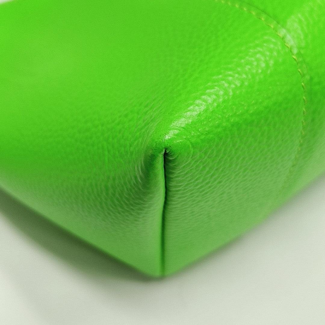 Authenticated pre-owned  Hourglass Calfskin Green - Crossbody Bag at Looply