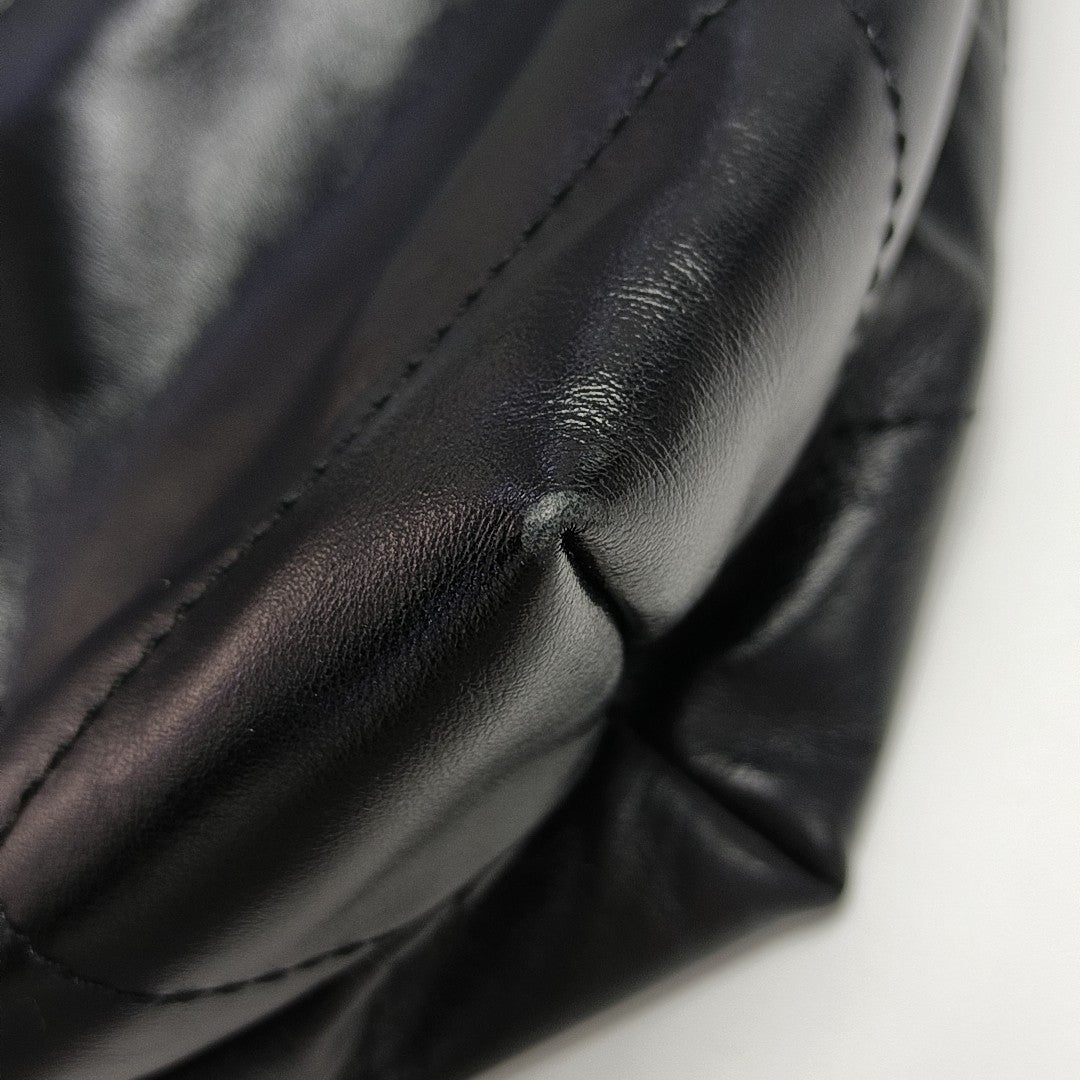 CHANEL 22 Small Quilted Calfskin Black
