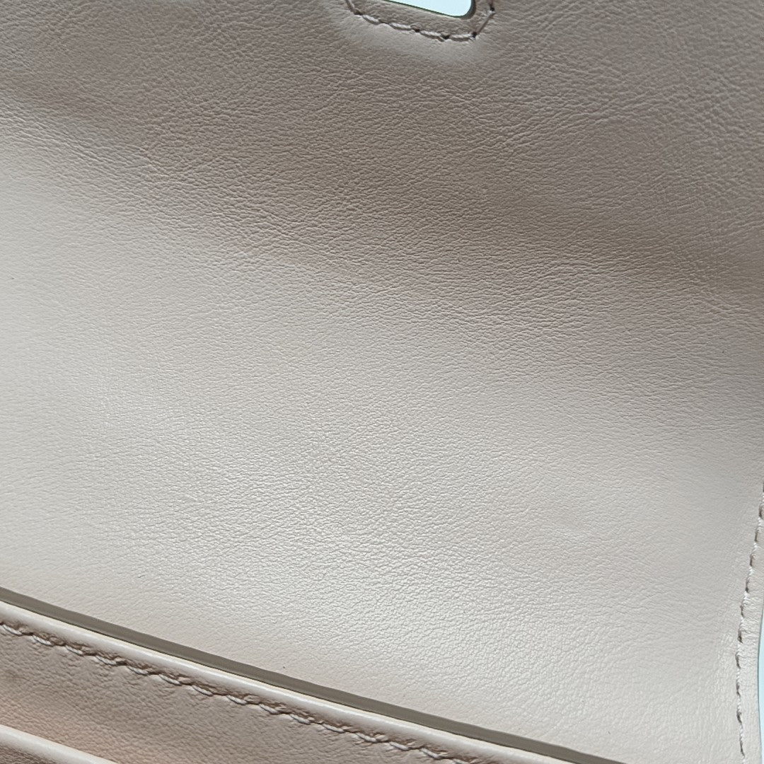 TWIST BB Calfskin Beige