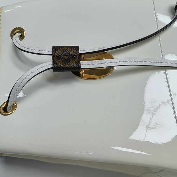 HOT SPRINGS MM Monogram Patent Leather White