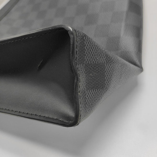 Pochette Voyag MM Damier Graphite Coated Canvas Gray