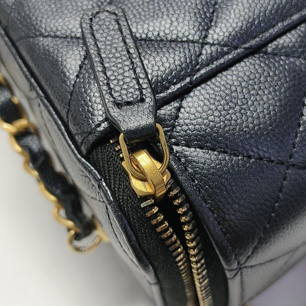VANITY CASE Small Quilted Grained Calfskin Black