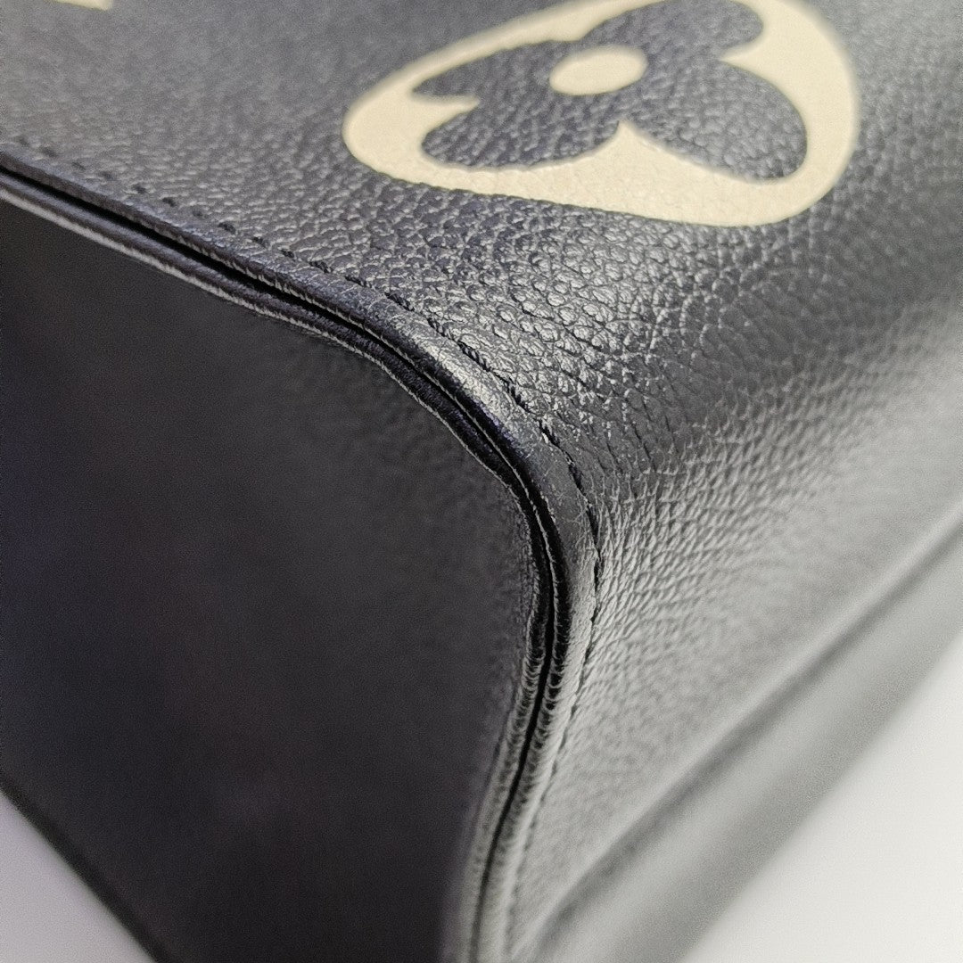 ONTHEGO MM Monogram Calfskin Black