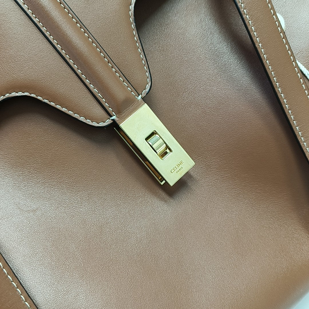 16 Large Calfskin Brown
