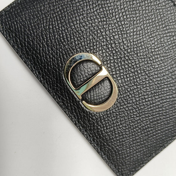 Authenticated pre-owned  30 Montaigne Calfskin Black Card Holder - Card Holder at Looply