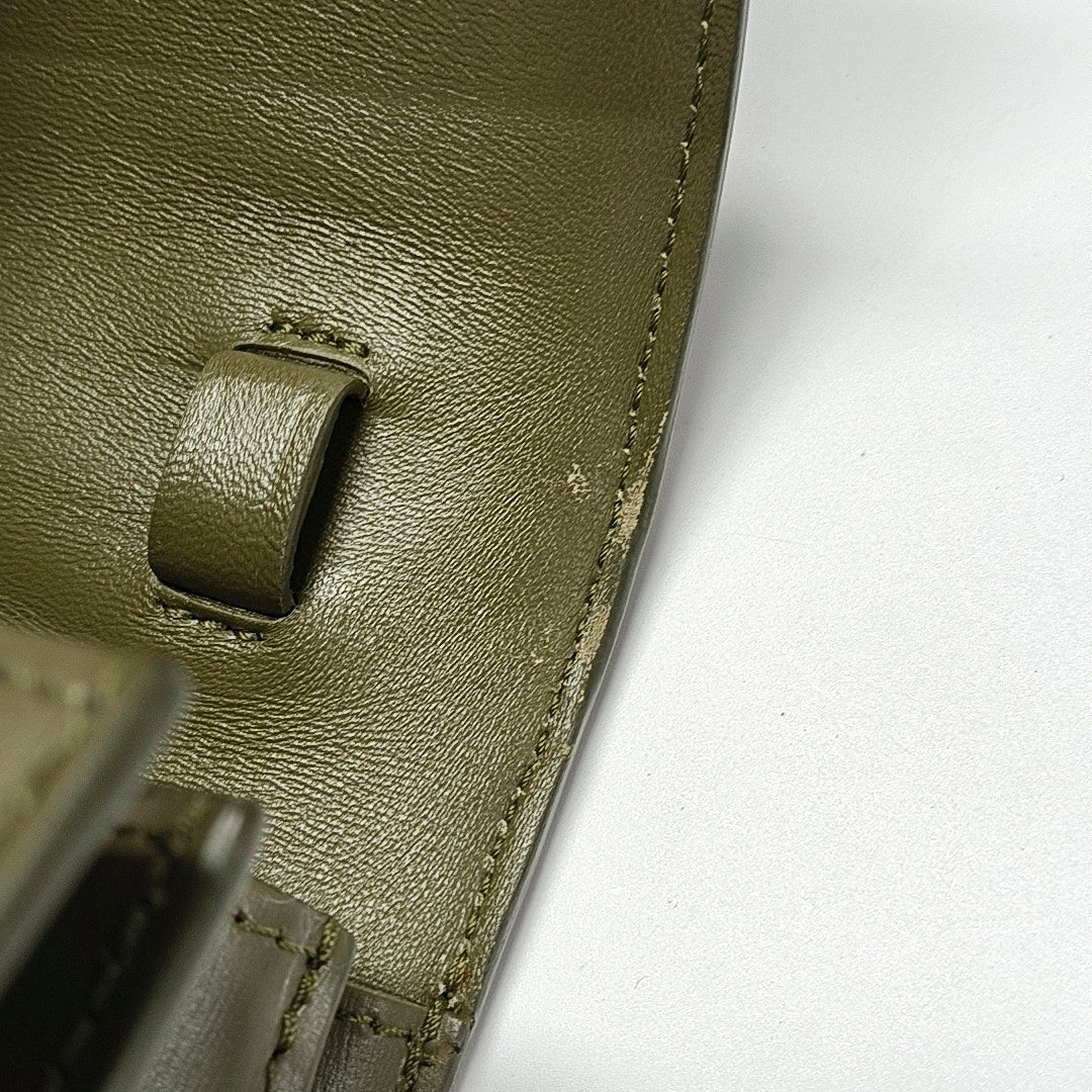 Authenticated pre-owned  CLASSIC BOX Mini Calfskin Green - Crossbody Bag at Looply