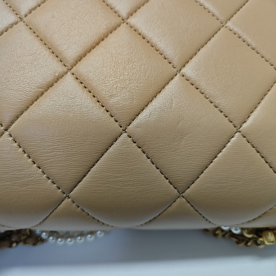 CLASSIC FLAP Mini Quilted Lambskin Beige