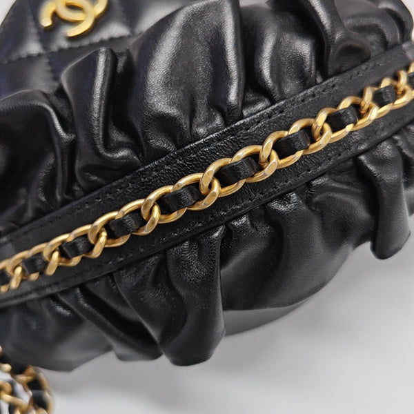 ROUND Quilted Lambskin Black