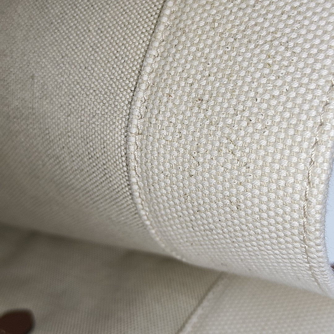 Freya Medium Canvas White