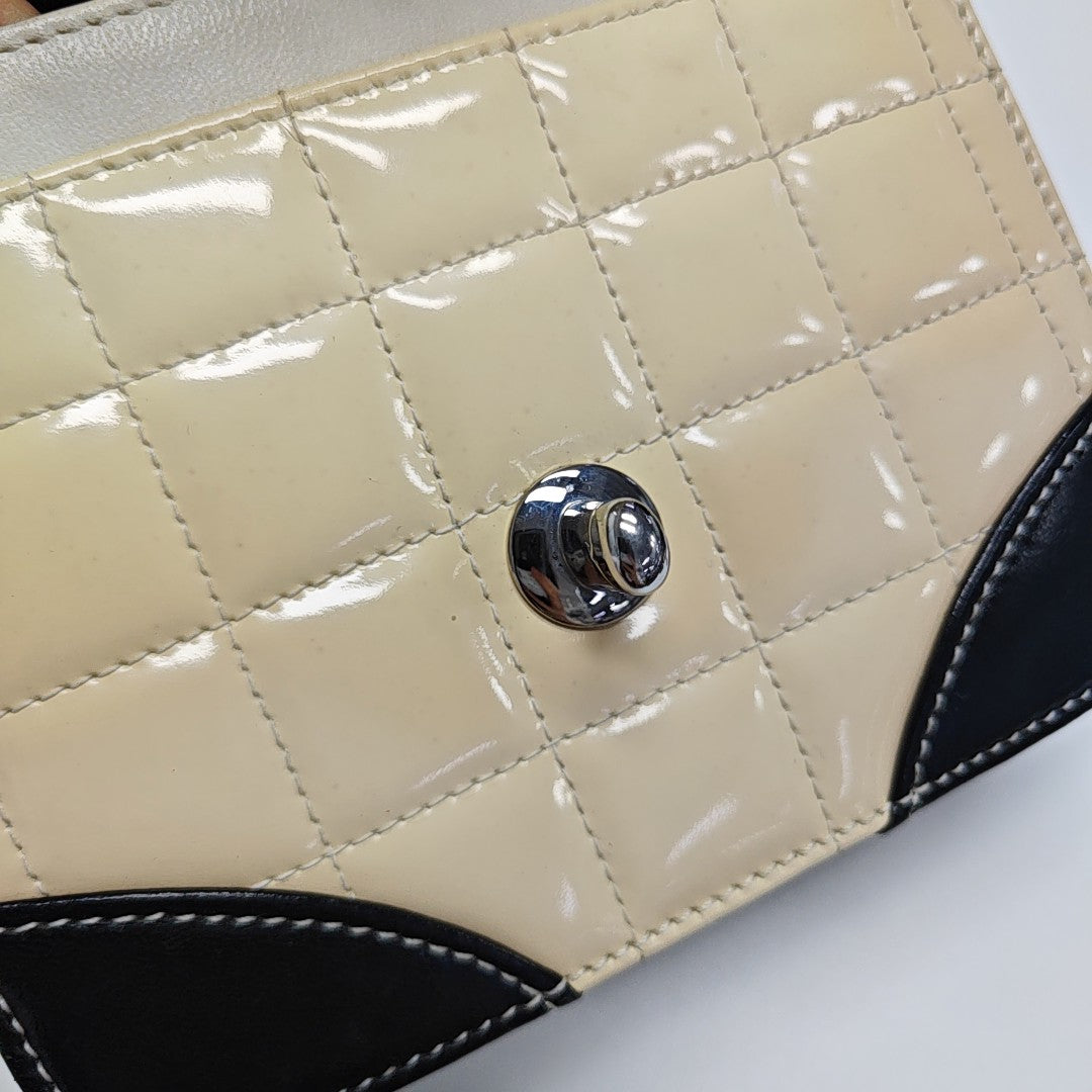 CHOCOLATE BAR Quilted Patent Leather Beige