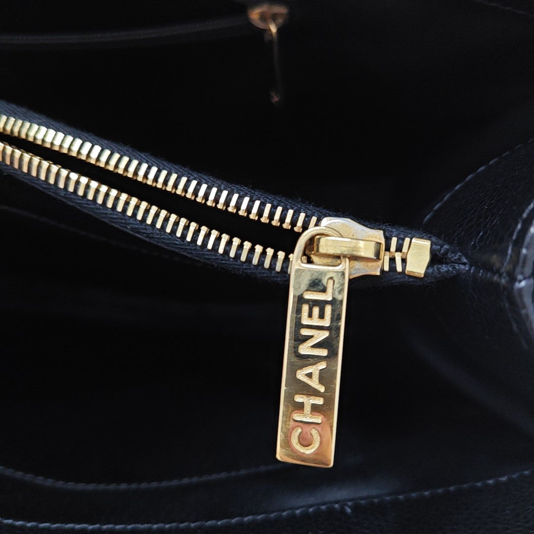 CHANEL GST Extra Large Quilted Grained Calfskin Black