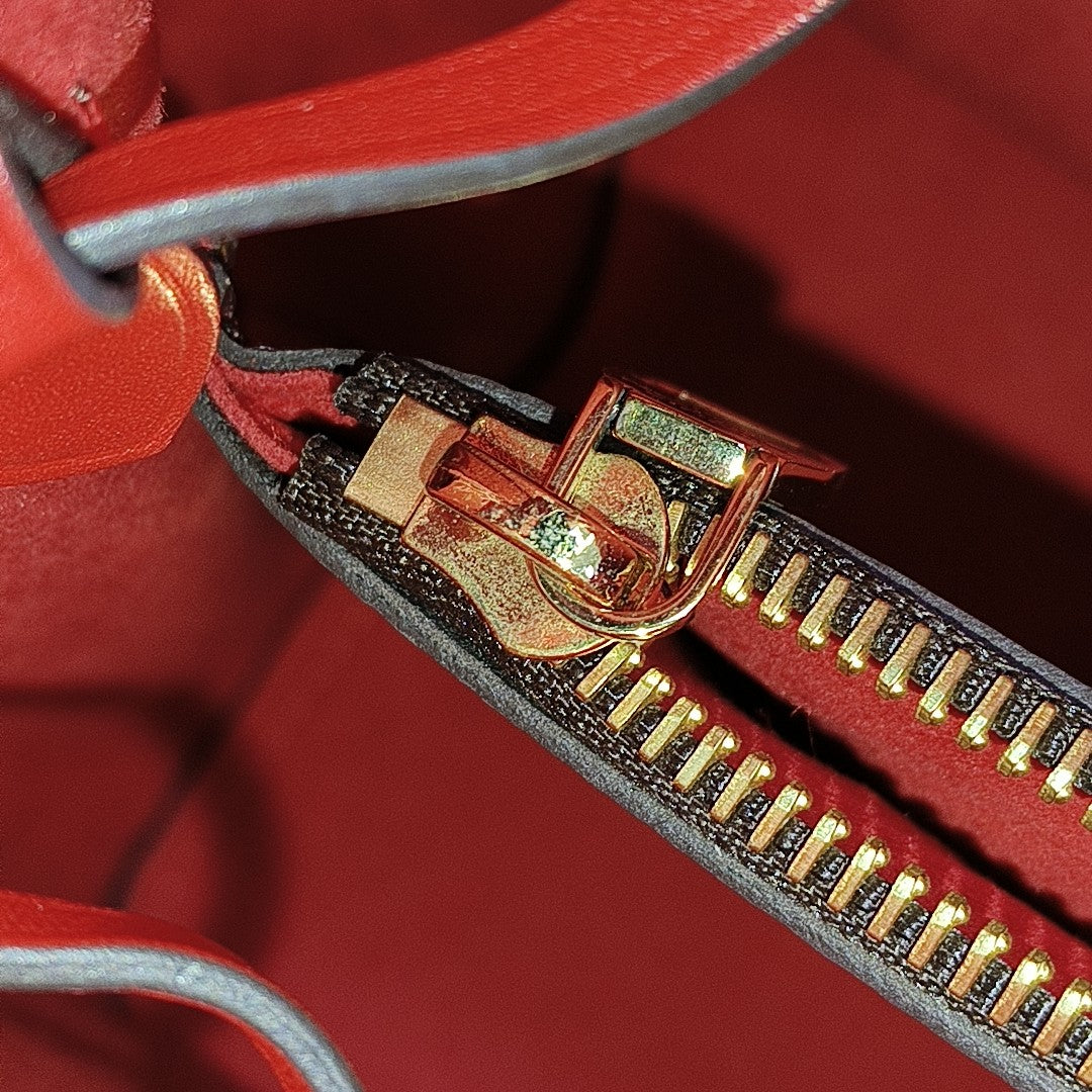 Authenticated pre-owned  NÉONOÉ MM Monogram Coated Canvas Brown - Bucket Bag at Looply