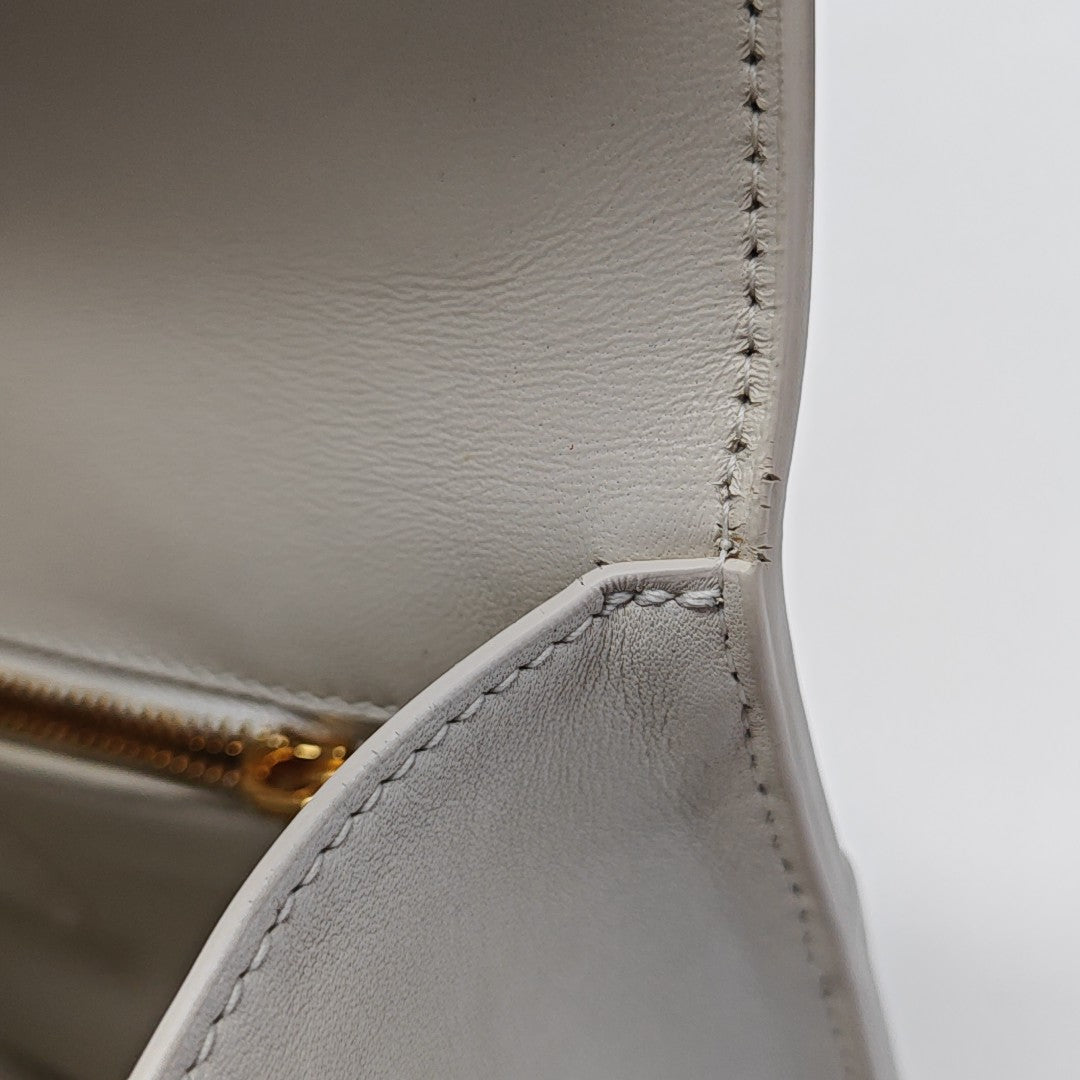 30 Montaigne Calfskin White