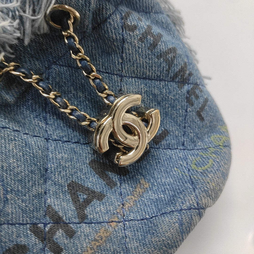 DRAWSTRING Quilted Denim Blue