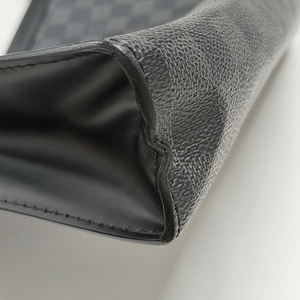 Pochette Voyag MM Damier Graphite Coated Canvas Gray