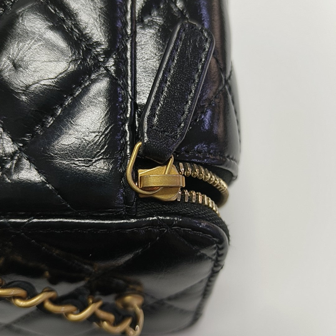 VANITY CASE Small Quilted Calfskin Black