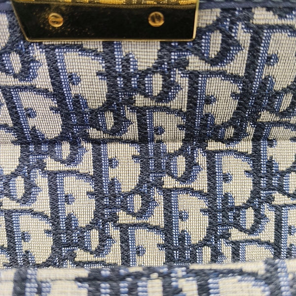 Authenticated pre-owned  30 Montaigne Oblique Canvas Blue - Shoulder Bag at Looply