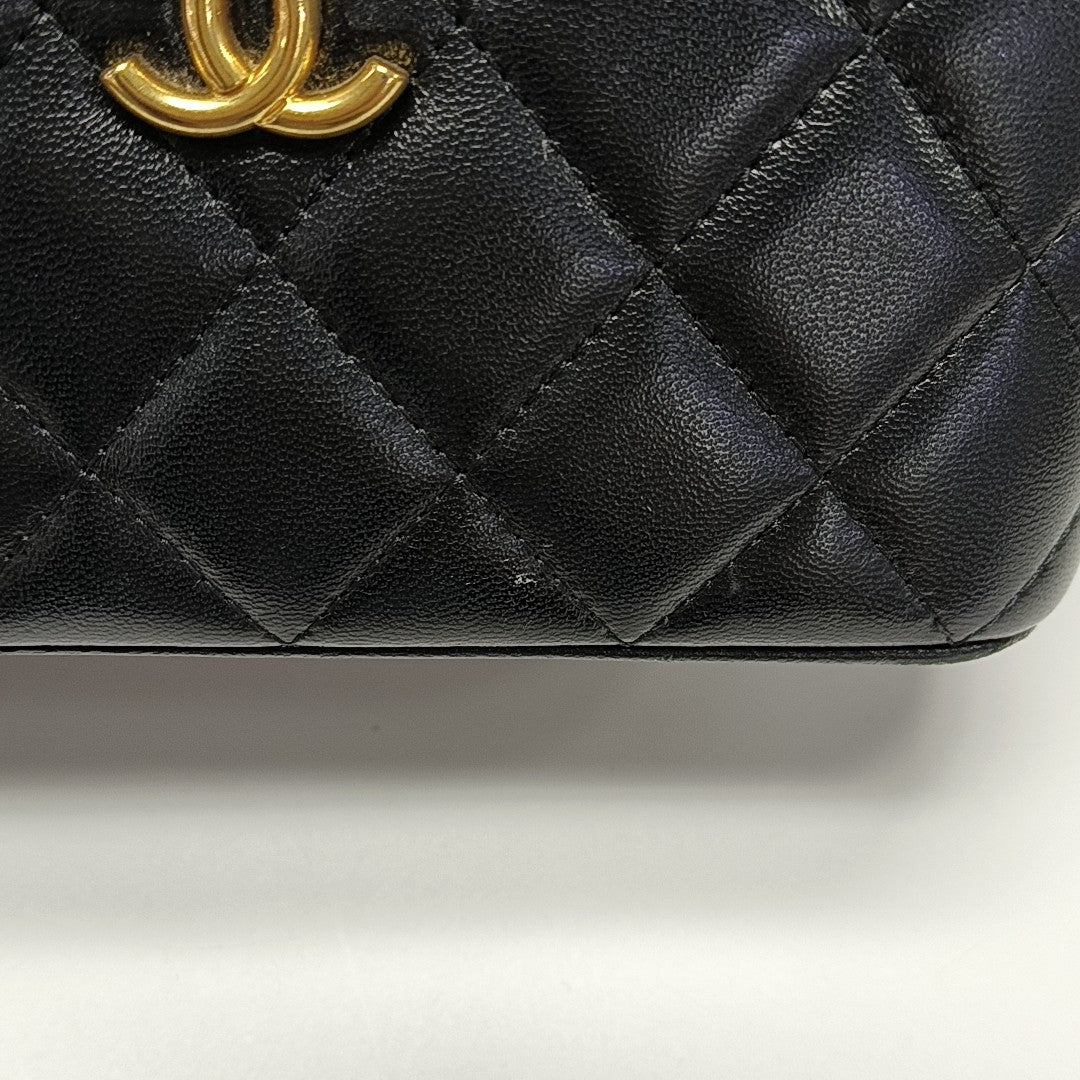 VANITY CASE Small Quilted Lambskin Black