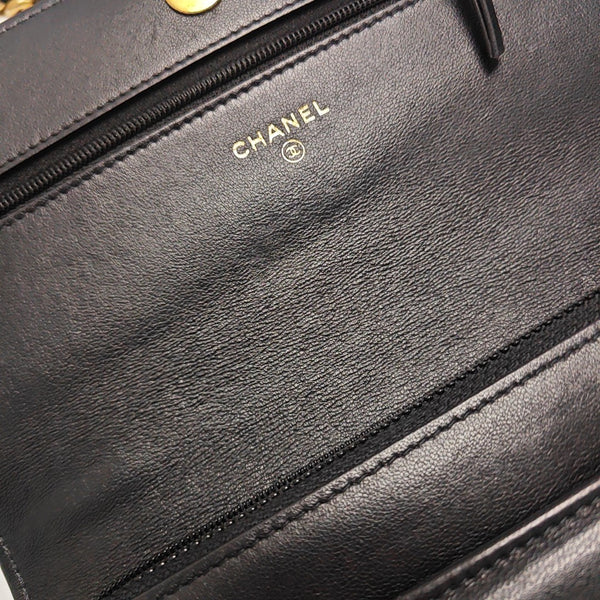 CHANEL 19 WOC Quilted Lambskin Black